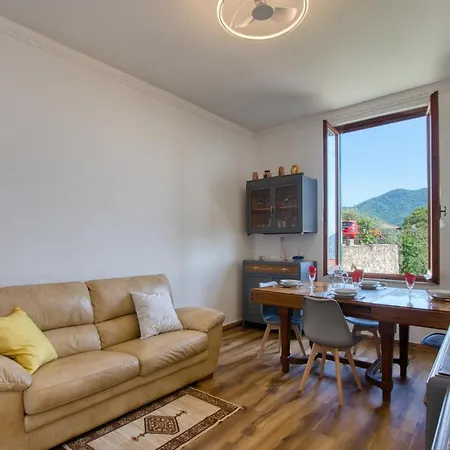 Ferienhaus Red House *